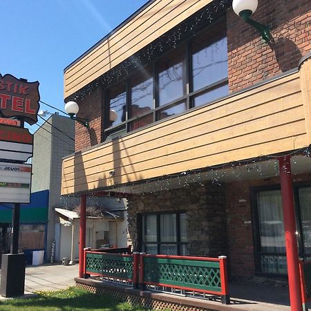 Motel RustikChâteauguay Heights エクステリア 写真